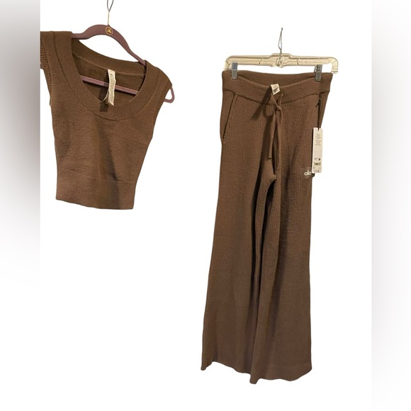ALO Yoga Pants - NWT Alo Yoga snuggle up short sleeve and pants set MUSHROOM Size XS